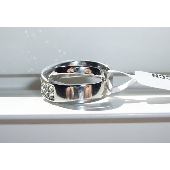 STAINLESS STEEL Top Grade Crystal Crossover Ring - Picture 9 of 16